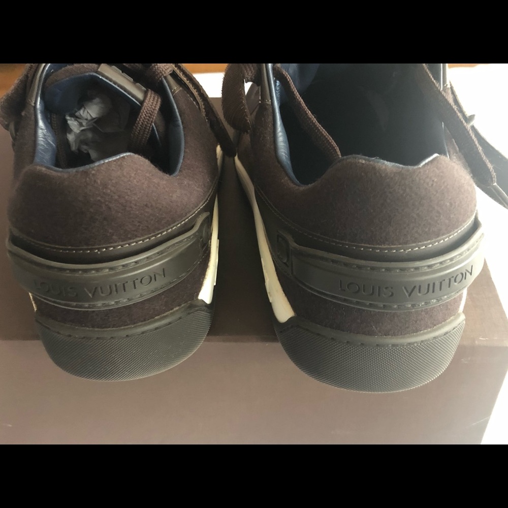 Louis Vuitton Damier Low Top Men’s Sneaker - Picture 2 of 7